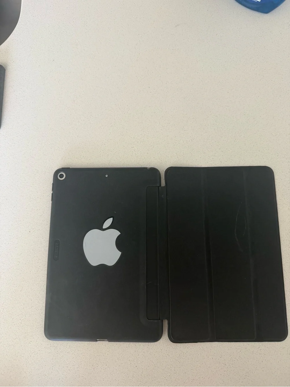 Apple iPad mini with White Front and Black Smart Cover